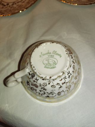 Juego de té porcelana blanco y dorado