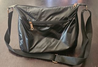 Bolso Negro Puffer con Cremalleras Doradas