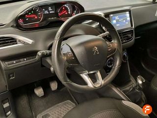 Peugeot 208 5P STYLE 1.2L PureTech 82