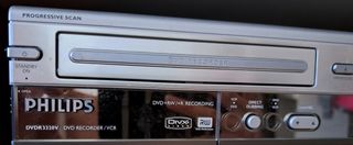 Lote Philips: DVD/VHS + Minicadena y Altavoces