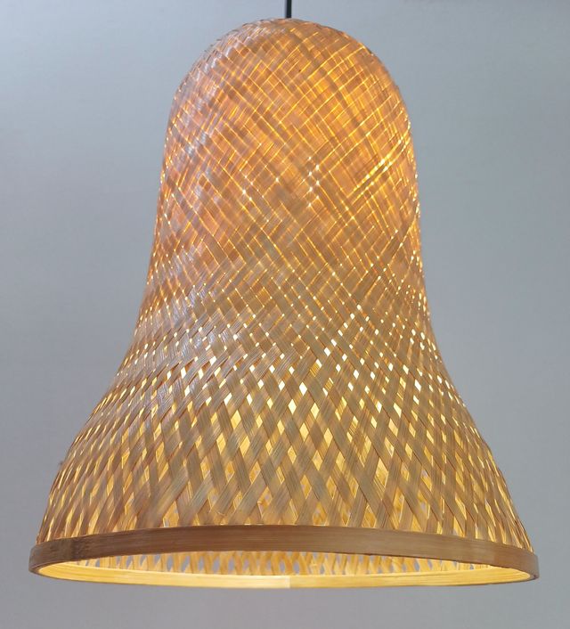 Lampada a campana in bambù