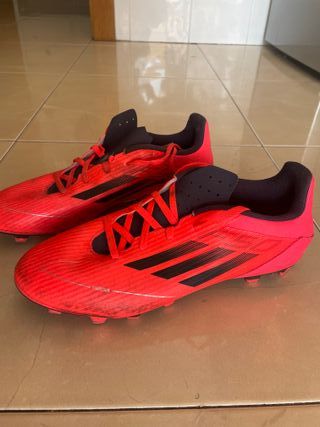 Botas de fútbol F 50 Adidas para césped, talla 43