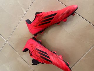 Botas de fútbol F 50 Adidas para césped, talla 43