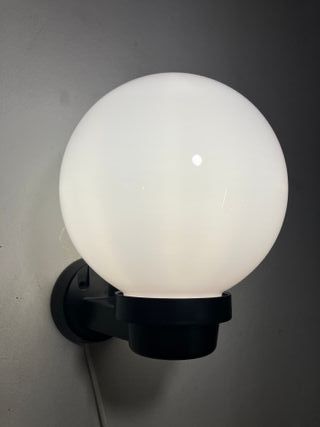 Lampada parete globo bianco IP43
