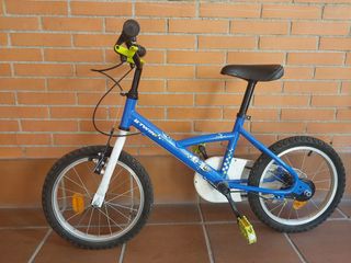 Bicicleta infantil azul B'TWIN