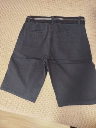 Pantalón corto gris