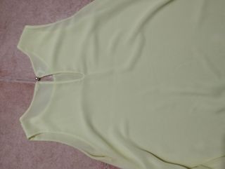 Blusa Amarilla sin Mangas