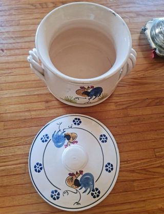 Zuppiera vintage in terracotta decorata