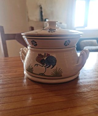 Zuppiera vintage in terracotta decorata