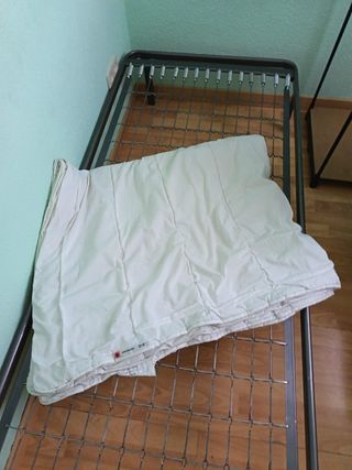 Edredón blanco de tela