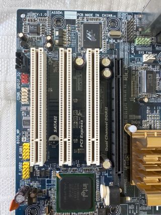 Placa Base Gigabyte GA-8I945GZME-RH LGA775