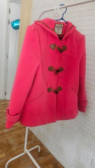 Abrigo verde Dolores Promesas.