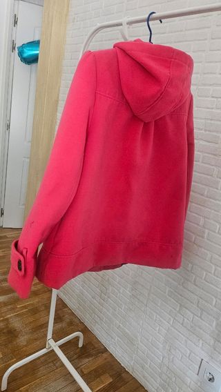 Abrigo verde Dolores Promesas.