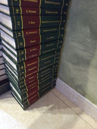 Collezione di libri di filosofia e scienza