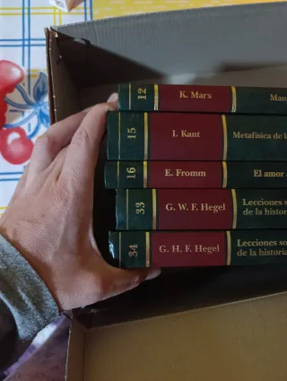 Collezione di libri di filosofia e scienza