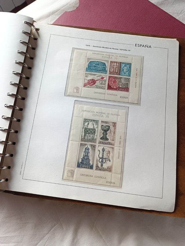 Sellos España Álbum 1965-1975