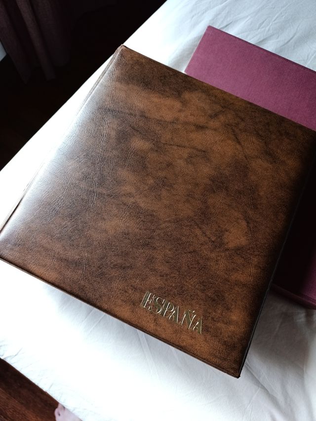 Sellos España Álbum 1965-1975