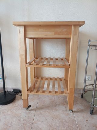 Mesa botellero de madera con ruedas
