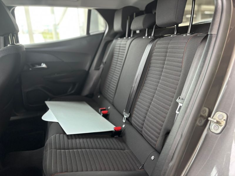 Peugeot 2008 2022, foto 14