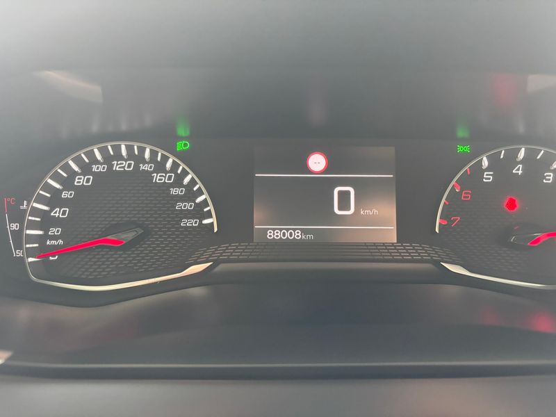 Peugeot 2008 2022, foto 10