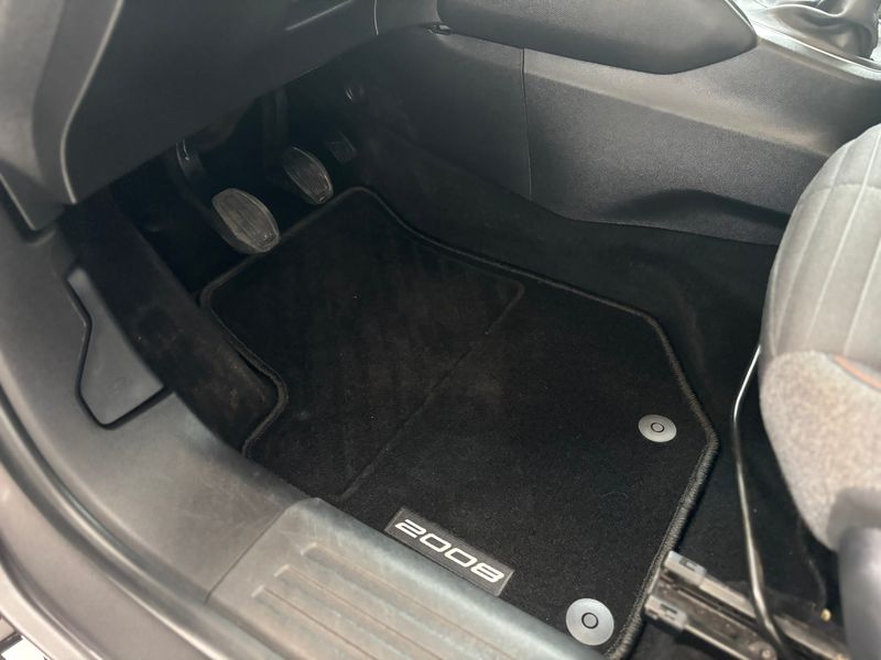 Peugeot 2008 2022, foto 21