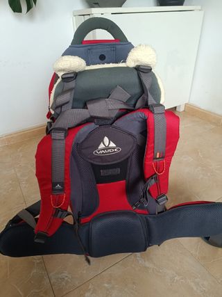 Mochila portabebés roja