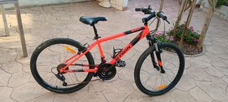 Bicicleta infantil roja