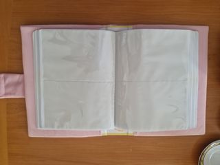 Álbum de fotos de peluche rosa. Sin marca