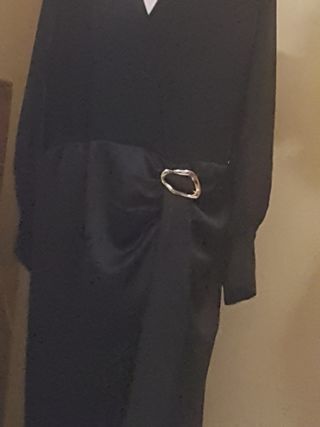 Elegante vestido de fiesta negro
