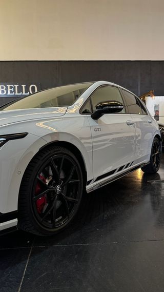 Volkswagen Golf Sport GTI 2025