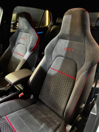 Volkswagen Golf Sport GTI 2025