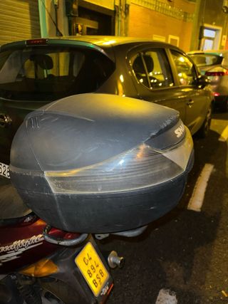 Baúl de moto para casco