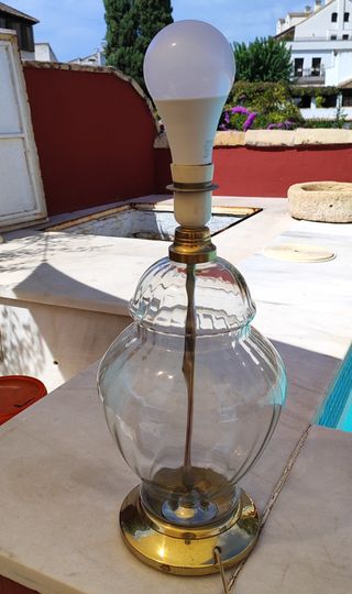 Lámpara de mesa de cristal 