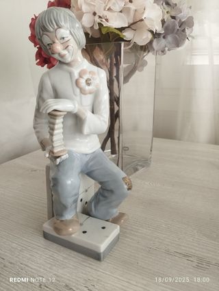 Figura de porcelana  MarcaTengra  Payaso sentado