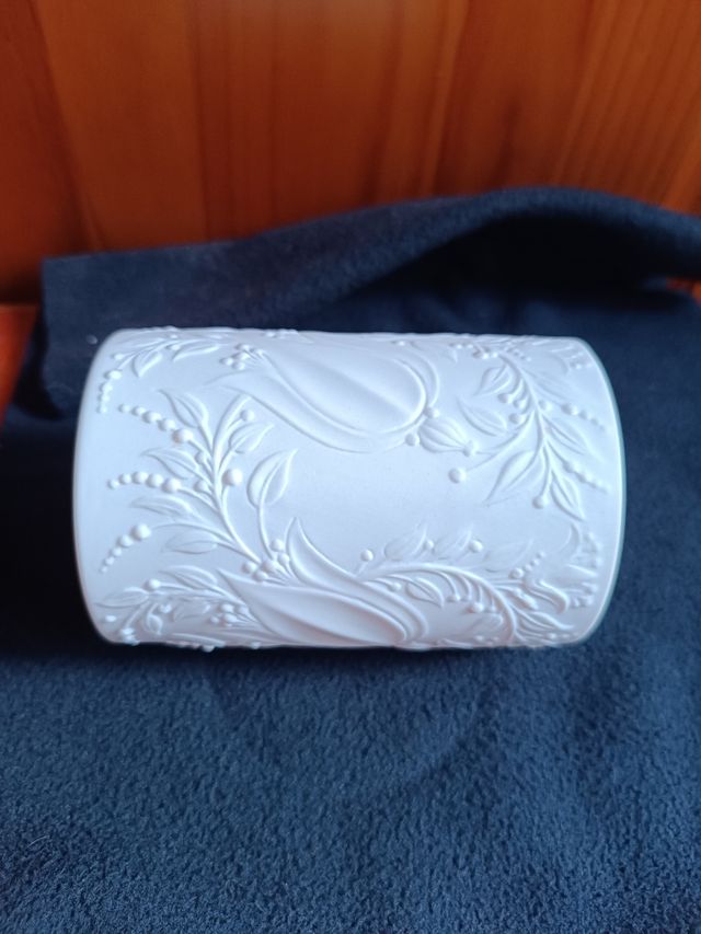 Jarrón de porcelana.Solo venta en persona.