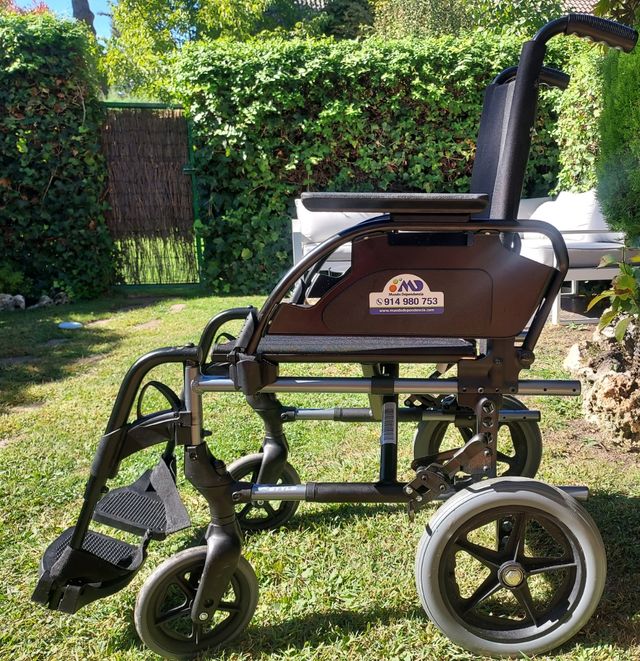 Silla de ruedas manual BREEZY ligera rueda pequeña