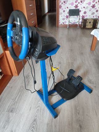 Volante Logitech PS4 con soporte