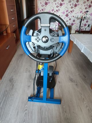 Volante Logitech PS4 con soporte