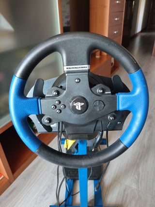 Volante Logitech PS4 con soporte
