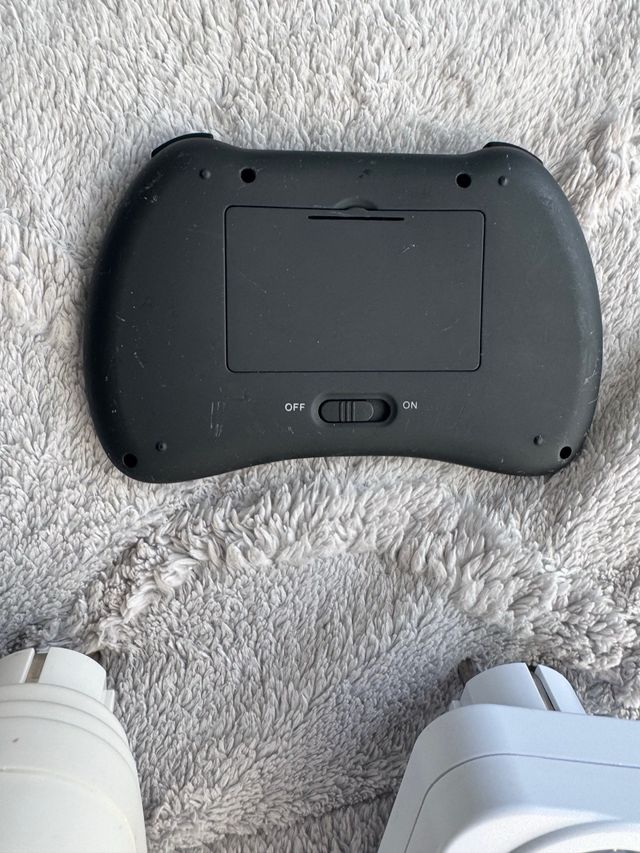 Mini Teclado Inalámbrico con Touchpad