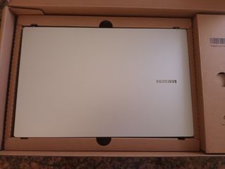 Portátil Samsung Galaxy Book2