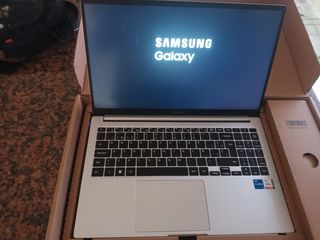 Portátil Samsung Galaxy Book2