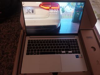 Portátil Samsung Galaxy Book2
