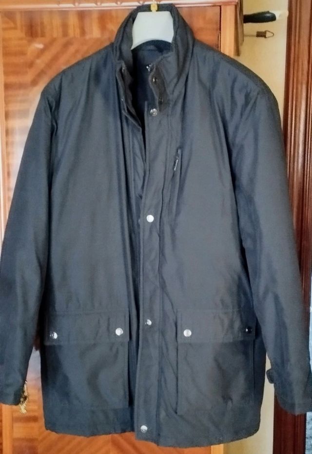 Parka Azul Marino Nueva. Talla M