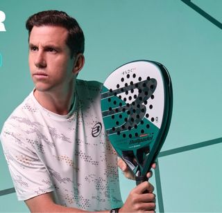 PAQUITO NAVARRO.
Pala Bullpadel Hack 04 2026