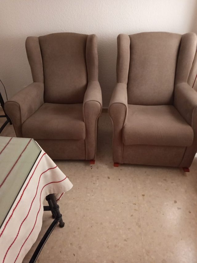 Sillón balancín cómodo y elegante