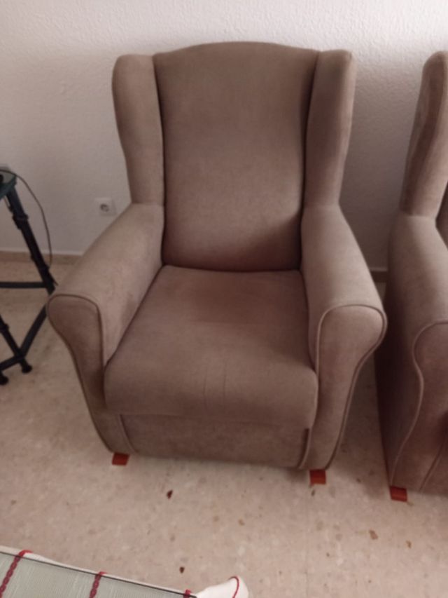 Sillón balancín cómodo y elegante