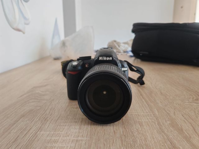 Cámara Nikon D3100 + Objetivo 18-105mm VR + Mochil