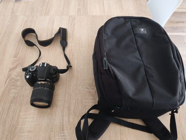 Cámara Nikon D3100 + Objetivo 18-105mm VR + Mochil