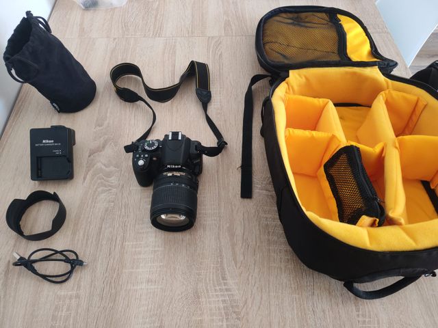 Cámara Nikon D3100 + Objetivo 18-105mm VR + Mochil